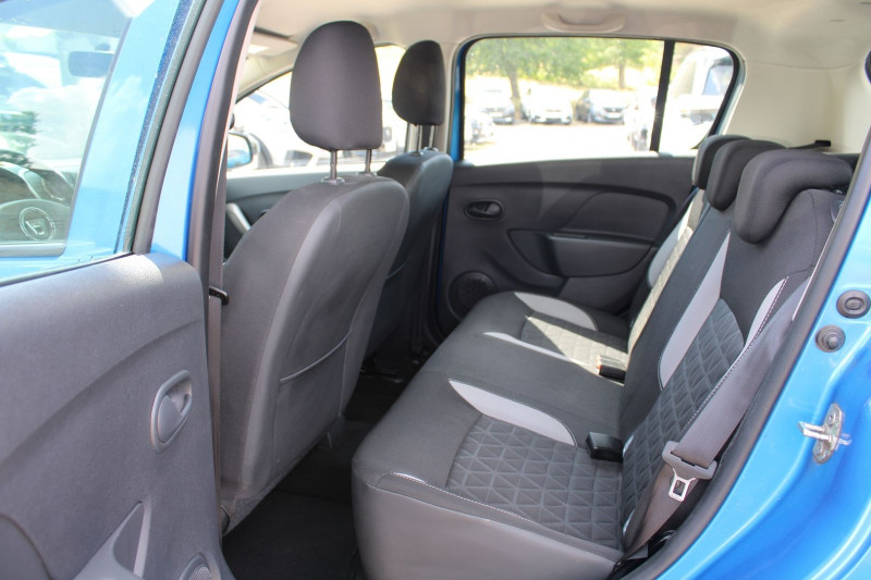 Photo 8 de l'offre de DACIA SANDERO II STEPWAY DCI 90 GPS MÃDIA USB LEDS ABS RÃGULATEUR BLUETOOTH RADARS  CLIMAT à 9990€ chez Bougel transactions