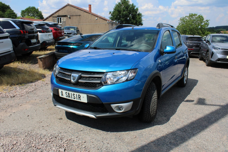 Photo 4 de l'offre de DACIA SANDERO II STEPWAY DCI 90 GPS MÃDIA USB LEDS ABS RÃGULATEUR BLUETOOTH RADARS  CLIMAT à 9990€ chez Bougel transactions