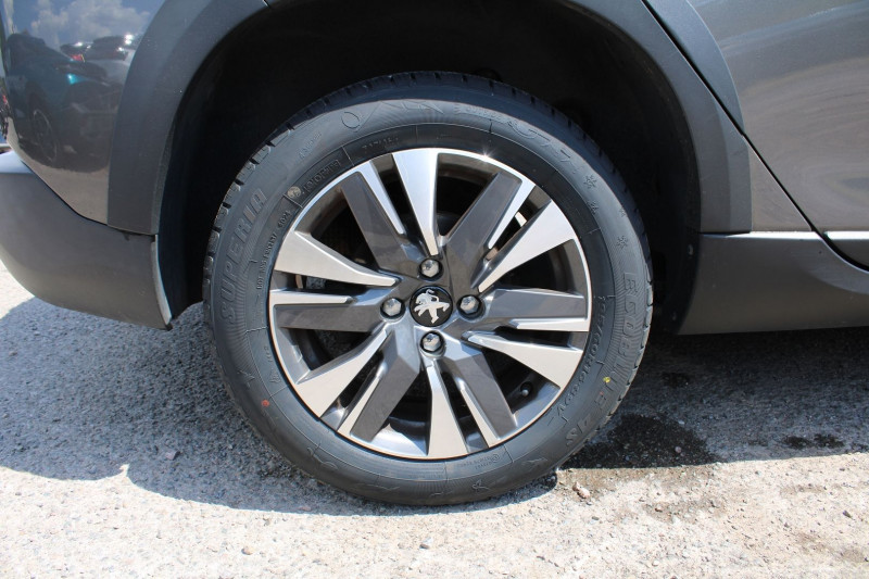 Photo 8 de l'offre de PEUGEOT 2008 II ALLURE 110 CV ESSENCE GPS 3D TOIT PANO USB JA 16 ATTELAGE RADAR BOITE AUTO EAT-6 à 10500€ chez Bougel transactions