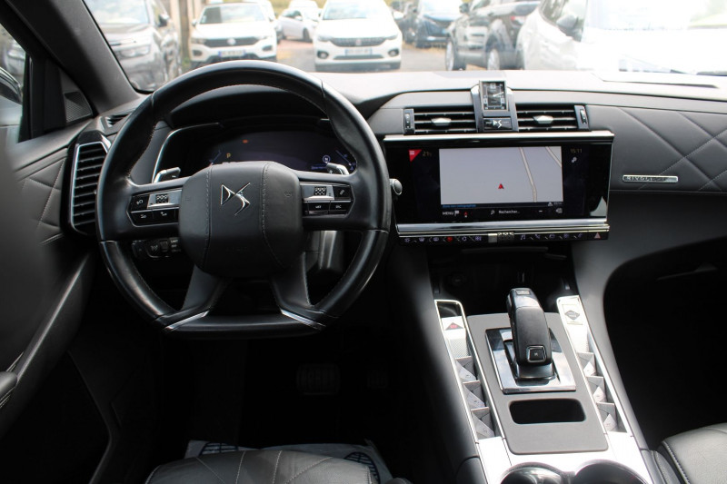 Photo 9 de l'offre de DS DS 7 CROSSBACK RIVOLI BLUE HDI 130 CV GPS 3D XÃNON+LED USB JA 18 I-COKPIT CUIR BOITE AUTO EAT-8 à 17500€ chez Bougel transactions
