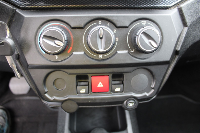 Photo 9 de l'offre de AIXAM 9S GTI SPORT CAMÃRA INTERIEUR CUIR AUDIO MP3 JA 16 USB BLUETOOTH MAT BI-TON BECQUET à 10500€ chez Bougel transactions