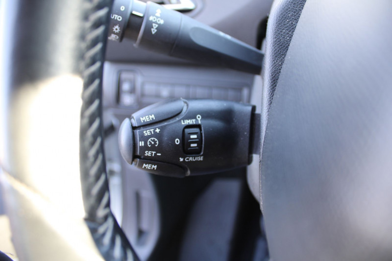 Photo 11 de l'offre de PEUGEOT 308 III SW ACTIVE 110 CV ESSENCE CLIM GPS 3D AUDIO MP3 USB JA 17 RADAR BLUETOOTH RÃGULATEUR à 10990€ chez Bougel transactions