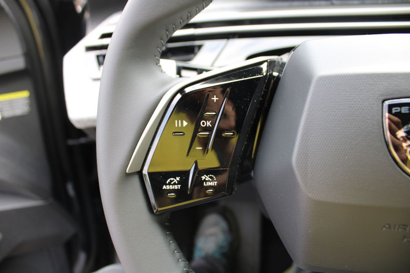 Photo 11 de l'offre de PEUGEOT 3008 PHASE 5 ALLURE 145 CV HYBRIDE GPS 3D CAMÃRA USB JA 19 FULL LED I-COKPIT BOITE AUTO DCS-6 à 33500€ chez Bougel transactions