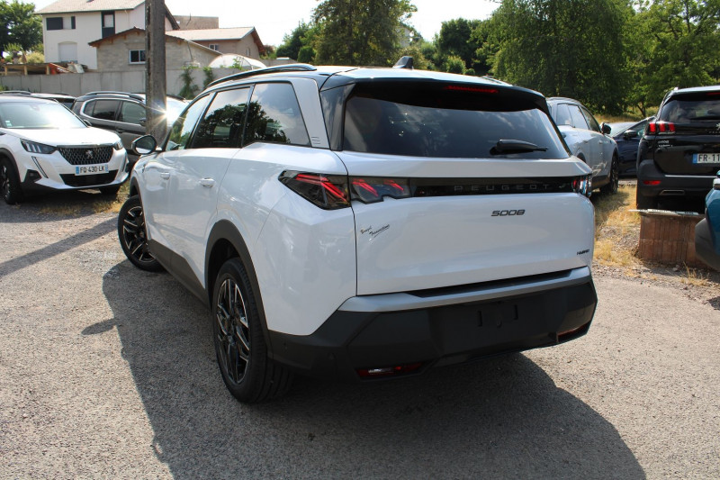 Photo 3 de l'offre de PEUGEOT 5008 PHASE 5 GT BICOLOR HYBRID 145 CV 7 PLACES EAT8 BOITE AUTO CUIR CAMÃRA 360  JANTES 19 à 37900€ chez Bougel transactions