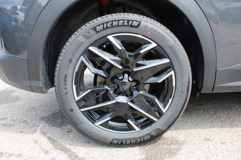 Photo 7 de l'offre de PEUGEOT 3008 PHASE 5 ALLURE 145 CV HYBRIDE GPS 3D CAMÃRA USB JA 19 FULL LED I-COKPIT BOITE AUTO DCS-6 à 33500€ chez Bougel transactions