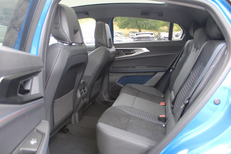 Photo 10 de l'offre de RENAULT RAFALE ESPRIT ALPINE HYBRID 200 CV "4 CONTROL" GPS 3D CAMÃRA TOIT PANO JA 20 BOITE AUTO à 45900€ chez Bougel transactions