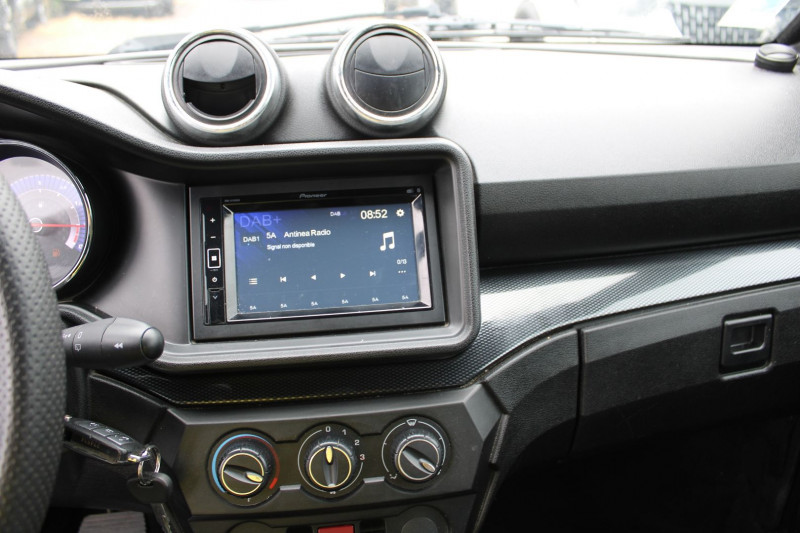 Photo 8 de l'offre de AIXAM 9S GTI SPORT CAMÃRA INTERIEUR CUIR AUDIO MP3 JA 16 USB BLUETOOTH MAT BI-TON BECQUET à 10500€ chez Bougel transactions