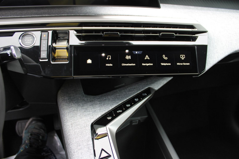 Photo 14 de l'offre de PEUGEOT 3008 PHASE 5 ALLURE 145 CV HYBRIDE GPS 3D CAMÃRA USB JA 18 FULL LED I-COKPIT BOITE AUTO DCS-6 à 33500€ chez Bougel transactions
