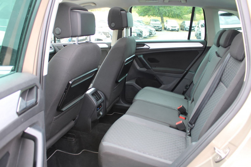 Photo 9 de l'offre de VOLKSWAGEN TIGUAN 4 SPORT 2L TDI 150 GPS MÃDIA USB CAMÃRA RÃGULATEUR BLUETOOTH TOIT PANO  BOITE 6V à 18990€ chez Bougel transactions