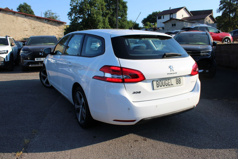 Photo 3 de l'offre de PEUGEOT 308 III SW ACTIVE 110 CV ESSENCE CLIM GPS 3D AUDIO MP3 USB JA 17 RADAR BLUETOOTH RÃGULATEUR à 10990€ chez Bougel transactions
