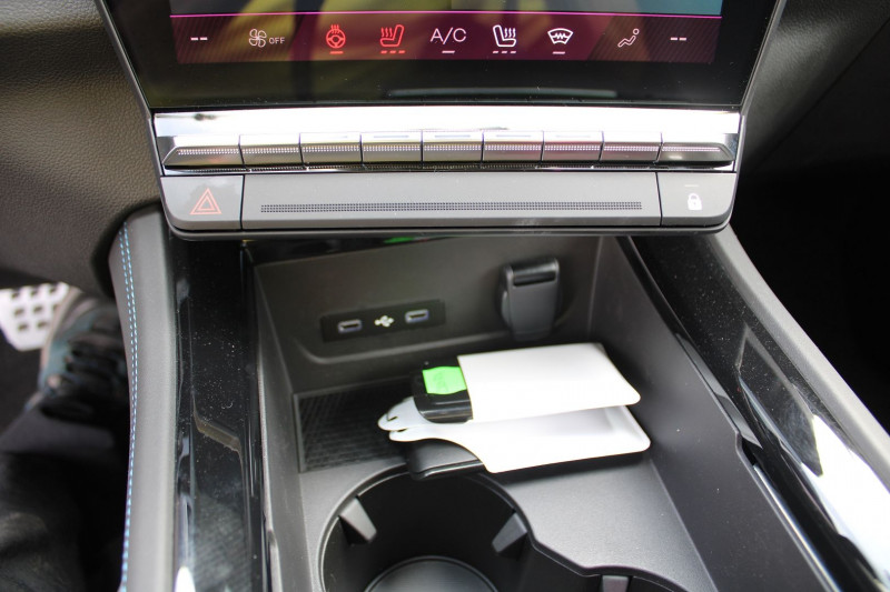 Photo 17 de l'offre de RENAULT RAFALE ESPRIT ALPINE HYBRID 200 CV "4 CONTROL" GPS 3D CAMÃRA TOIT PANO JA 20 BOITE AUTO à 45900€ chez Bougel transactions