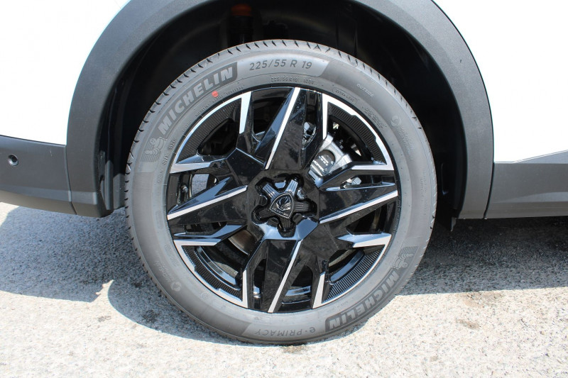 Photo 8 de l'offre de PEUGEOT 5008 PHASE 5 GT BICOLOR HYBRID 145 CV 7 PLACES EAT8 BOITE AUTO CUIR CAMÃRA 360  JANTES 19 à 37900€ chez Bougel transactions