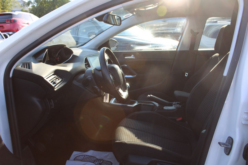 Photo 8 de l'offre de PEUGEOT 308 III SW ACTIVE 110 CV ESSENCE CLIM GPS 3D AUDIO MP3 USB JA 17 RADAR BLUETOOTH RÃGULATEUR à 10990€ chez Bougel transactions