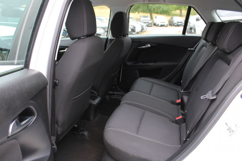 Photo 8 de l'offre de FIAT TIPO SW 1L4 ESSENCE 95 CV POP GPS CLIM AUDIO U-CONNECT RE USB RADAR BLUETOOTH RÃGULATEUR à 5900€ chez Bougel transactions