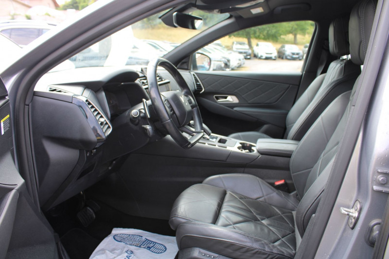 Photo 7 de l'offre de DS DS 7 CROSSBACK RIVOLI BLUE HDI 130 CV GPS 3D XÃNON+LED USB JA 18 I-COKPIT CUIR BOITE AUTO EAT-8 à 17500€ chez Bougel transactions