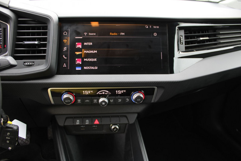 Photo 13 de l'offre de AUDI A1 SPORTBACK TFSI PACK S-LINE 116 CV GPS CARPLAY FULL LED AUDIO USB JA 17 I-COKPIT RÃGULATEUR à 20900€ chez Bougel transactions