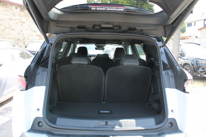 Photo 6 de l'offre de PEUGEOT 5008 PHASE 5 GT BICOLOR HYBRID 145 CV 7 PLACES EAT8 BOITE AUTO CUIR CAMÃRA 360  JANTES 19 à 37900€ chez Bougel transactions