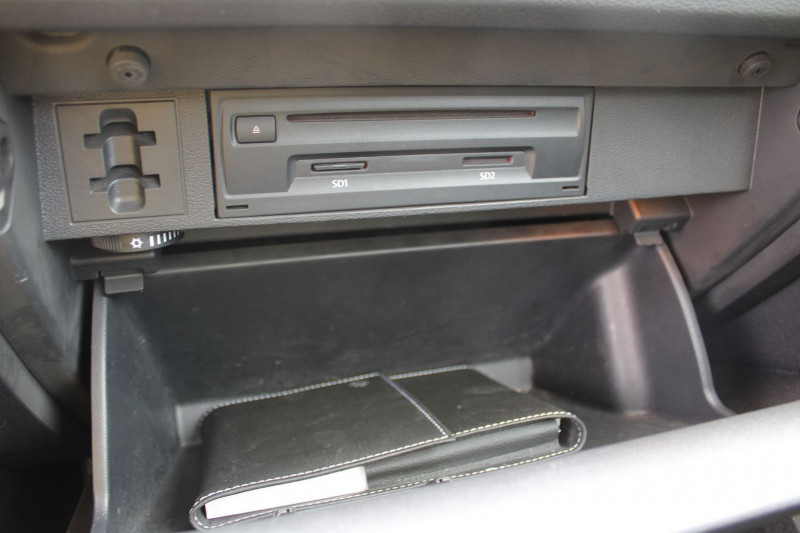 Photo 17 de l'offre de VOLKSWAGEN TIGUAN 4 SPORT 2L TDI 150 GPS MÃDIA USB CAMÃRA RÃGULATEUR BLUETOOTH TOIT PANO  BOITE 6V à 18990€ chez Bougel transactions