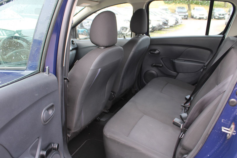 Photo 8 de l'offre de DACIA SANDERO 1L2 16V 75 CV CONFORT HIFI LASER USB DIRECTION ASSISTEE  ABS      5 PORTES à 5500€ chez Bougel transactions