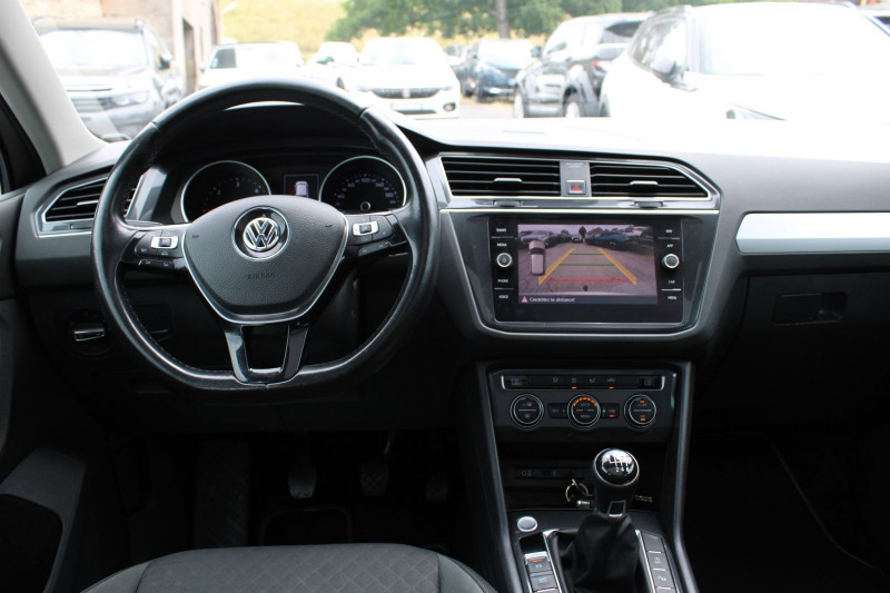 Photo 12 de l'offre de VOLKSWAGEN TIGUAN 4 SPORT 2L TDI 150 GPS MÃDIA USB CAMÃRA RÃGULATEUR BLUETOOTH TOIT PANO  BOITE 6V à 18990€ chez Bougel transactions