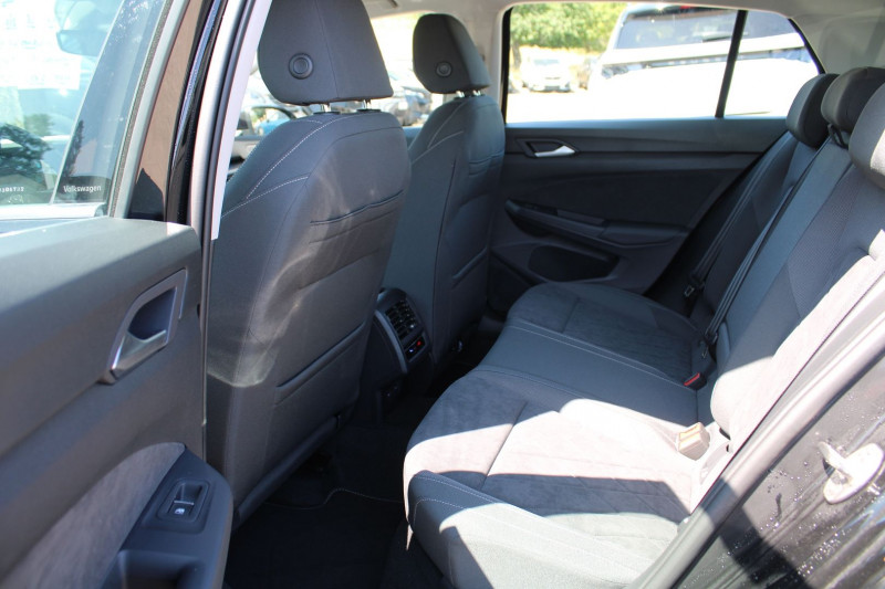 Photo 8 de l'offre de VOLKSWAGEN GOLF 8 HYBRID 1L4 STYLE 204 CV DSG BOITE AUTO GRAND GPS 3D CAMÃRA FULL LEDS  JANTES 16 à 31990€ chez Bougel transactions