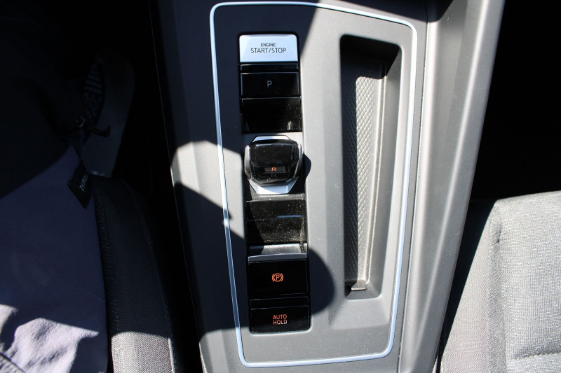 Photo 18 de l'offre de VOLKSWAGEN GOLF 8 LIFE 2L TDI 115 CV GPS 3D I-COKPIT USB JA 16 FULL LED PK HIVER BOITE AUTO DSG-7 à 26990€ chez Bougel transactions