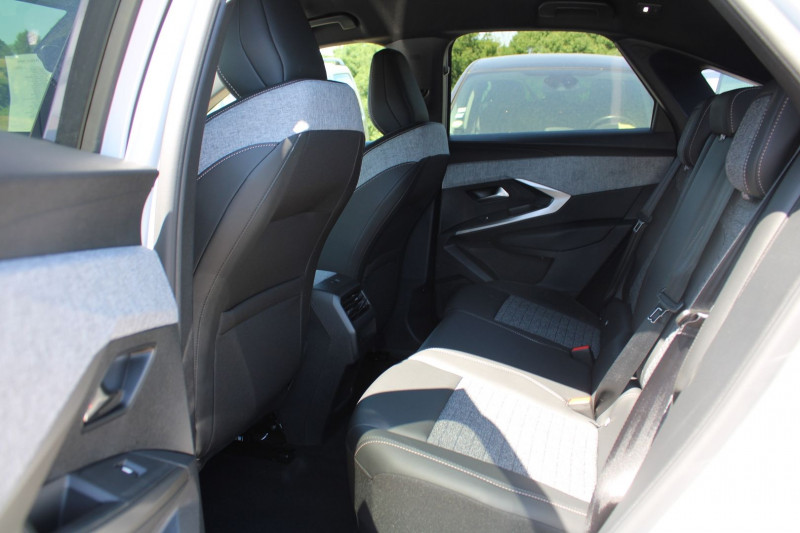Photo 9 de l'offre de PEUGEOT 3008 PHASE 5 ALLURE 145 CV HYBRIDE GPS 3D CAMÃRA USB JA 19 FULL LED I-COKPIT BOITE AUTO DCS-6 à 33500€ chez Bougel transactions