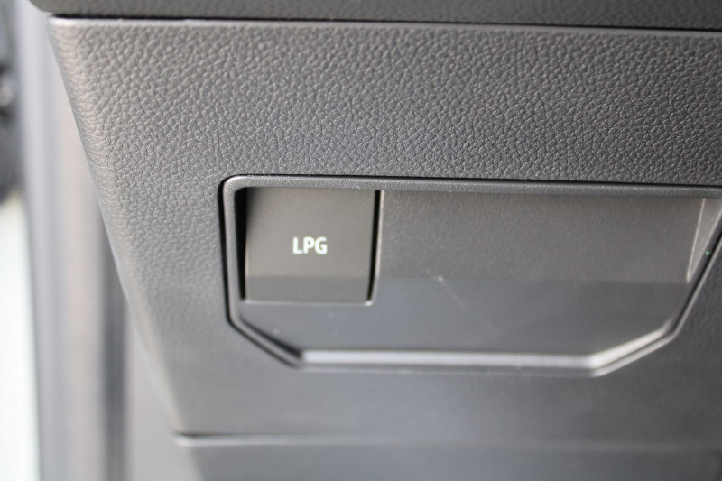 Photo 16 de l'offre de DACIA DUSTER VI EXPRESSION ECO-GPL TCE 100 CV GPS CARPLAY CAMÃRA FULL LED MP3 USB JA 17 I-COKPIT à 22500€ chez Bougel transactions
