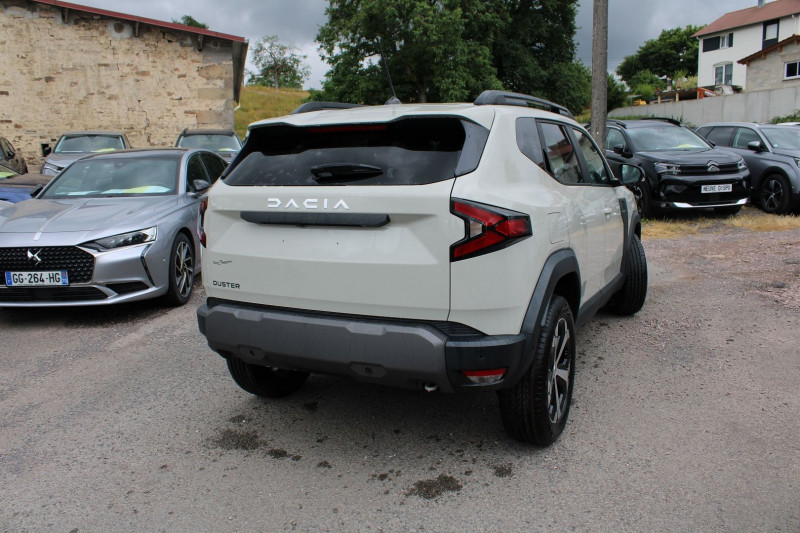 Photo 2 de l'offre de DACIA DUSTER VI TCE 130 CV JOURNEY MILD HYBRIDE GPS 3D CAMÃRA 360Â° JA 18 USB I-COKPIT FULL LED à 25800€ chez Bougel transactions