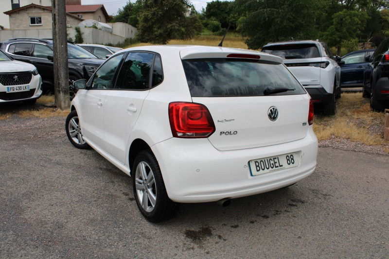 Photo 3 de l'offre de VOLKSWAGEN POLO CONFORTLINE 1L6 TDI 90 CV GPS 3D CLIM AUDIO MP3 JA 15 RADAR BLUETOOTH RÃGULATEUR à 10900€ chez Bougel transactions