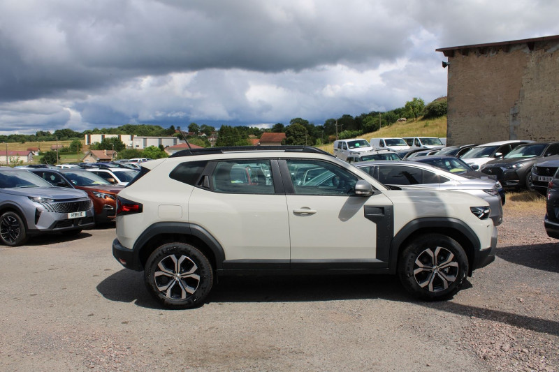 Photo 5 de l'offre de DACIA DUSTER VI EXPRESSION ECO-GPL TCE 100 CV GPS CARPLAY CAMÃRA FULL LED MP3 USB JA 17 I-COKPIT à 22500€ chez Bougel transactions