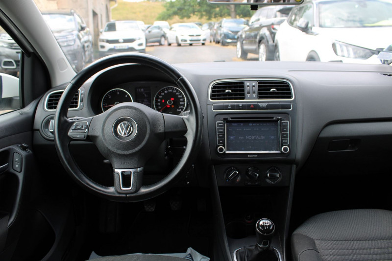 Photo 9 de l'offre de VOLKSWAGEN POLO CONFORTLINE 1L6 TDI 90 CV GPS 3D CLIM AUDIO MP3 JA 15 RADAR BLUETOOTH RÃGULATEUR à 10900€ chez Bougel transactions
