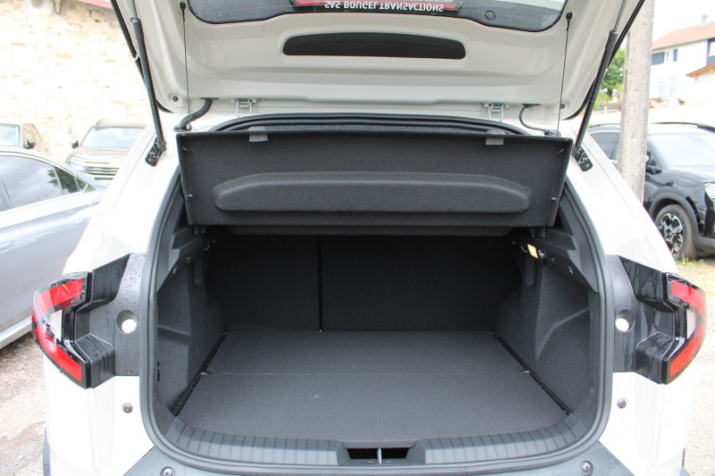 Photo 6 de l'offre de DACIA DUSTER VI TCE 130 CV JOURNEY MILD HYBRIDE GPS 3D CAMÃRA 360Â° JA 18 USB I-COKPIT FULL LED à 25800€ chez Bougel transactions
