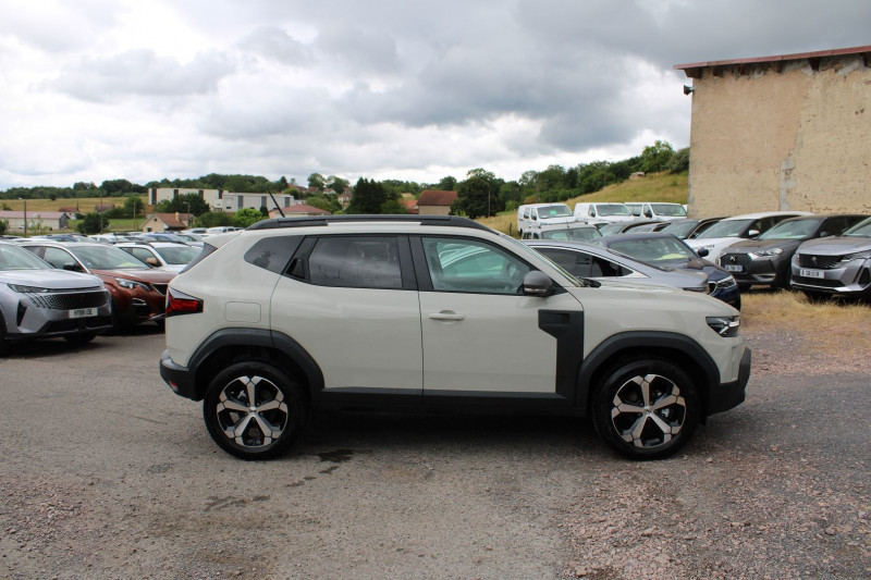 Photo 5 de l'offre de DACIA DUSTER VI TCE 130 CV JOURNEY MILD HYBRIDE GPS 3D CAMÃRA 360Â° JA 18 USB I-COKPIT FULL LED à 25800€ chez Bougel transactions