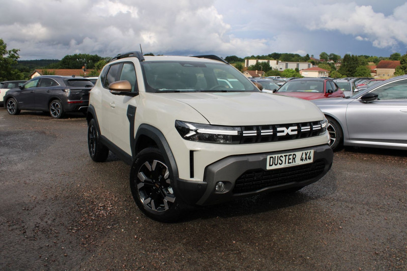Photo Dacia DUSTER VI EXTREME TCE 130CV "4X4" GPS CARPLAY CAMÃRA 360° JA 17 I-COKPIT FULL LED PK HIVER Essence SANDSTONE en vente chez Bougel transactions Dacia DUSTER VI EXTREME TCE 130CV "4X4" GPS CARPLAY CAMÃRA 360° JA 17 I-COKPIT FULL LED PK HIVER Essence SANDSTONE Occasion à vendre