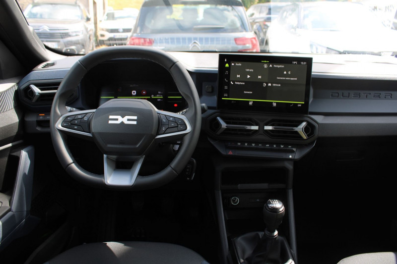 Photo 10 de l'offre de DACIA DUSTER VI EXPRESSION ECO-GPL TCE 100 CV GPS CARPLAY CAMÃRA FULL LED MP3 USB JA 17 I-COKPIT à 22500€ chez Bougel transactions