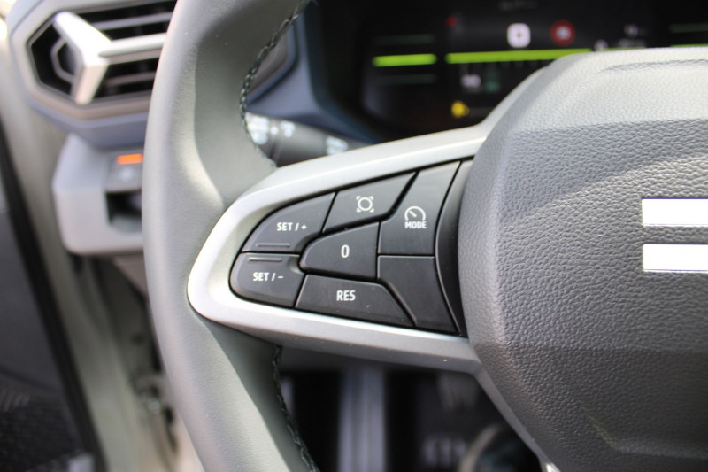 Photo 11 de l'offre de DACIA DUSTER VI EXPRESSION ECO-GPL TCE 100 CV GPS CARPLAY CAMÃRA FULL LED MP3 USB JA 17 I-COKPIT à 22500€ chez Bougel transactions