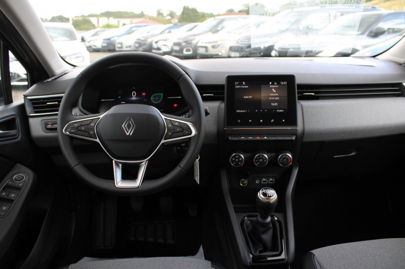 Photo 9 de l'offre de RENAULT CLIO VI EVOLUTION DIESEL BLUEDCI 100 CV BOITE 6V CAMÃRA USB GPS LINK MÃDIA FULL LEDS ABS à 20900€ chez Bougel transactions