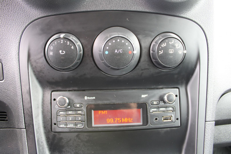 Photo 7 de l'offre de MERCEDES-BENZ CITAN 109 CDI 90 COMPACT PRO CLIMAT LIMITEUR GPS BLUETOOTH USB AUDIO  PRIX  8325 HT à 9990€ chez Bougel transactions