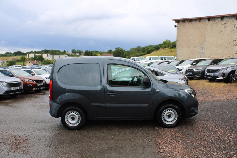 Photo 5 de l'offre de MERCEDES-BENZ CITAN 109 CDI 90 COMPACT PRO CLIMAT LIMITEUR GPS BLUETOOTH USB AUDIO  PRIX  8325 HT à 9990€ chez Bougel transactions