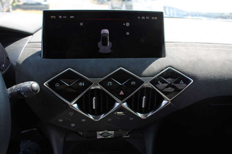 Photo 11 de l'offre de DS DS 3 CROSSBACK II EAT8 BOITE AUTO 1L5 BLUEHDI 130 CV PERFORMANCE LINE BLUETOOTH FULL LEDS ABS à 26500€ chez Bougel transactions