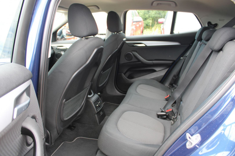Photo 10 de l'offre de BMW X2 DIESEL118D BUSINESS 150 BOITE AUTO 8V CAMÃRA 180 RÃGULATEUR BLUETOOTH FULL LEDS à 24900€ chez Bougel transactions