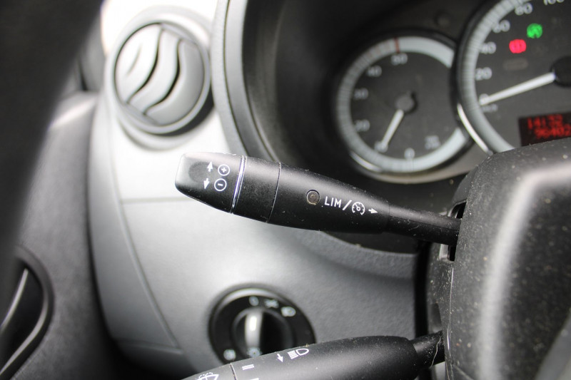 Photo 8 de l'offre de MERCEDES-BENZ CITAN 109 CDI 90 COMPACT PRO CLIMAT LIMITEUR GPS BLUETOOTH USB AUDIO  PRIX  8325 HT à 9990€ chez Bougel transactions