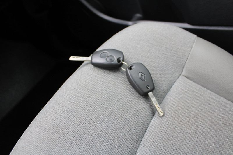 Photo 9 de l'offre de RENAULT GRAND KANGOO III AFFAIRE 1L5 DCI RALLONGE 95 CV AUDIO MP3 RE GRIP CONTROL BLUETOOTH TVA=9990 E HT à 12300€ chez Bougel transactions