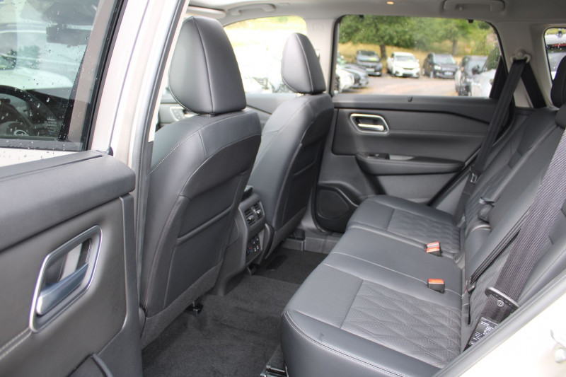 Photo 10 de l'offre de NISSAN  X-TRAIL PHASE 4 TEKNA E-POWER 204 CV GPS 3D CAMÃRA STORES RE JA 19 TOIT PANO I-COKPIT BOITE AUTO à 38990€ chez Bougel transactions
