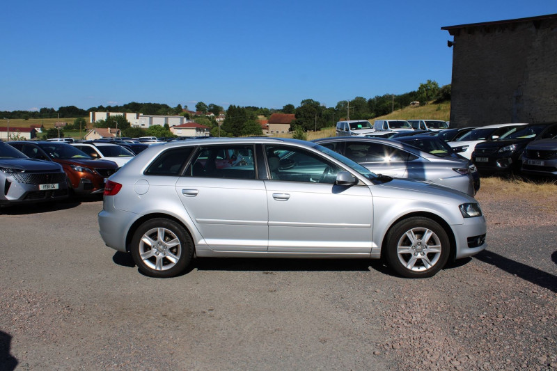 Photo 5 de l'offre de AUDI A3 SPORTBACK 1.6 TDI 105CH CLIM AUTO RADAR RADIO CD REGULATEUR à 10500€ chez Bougel transactions