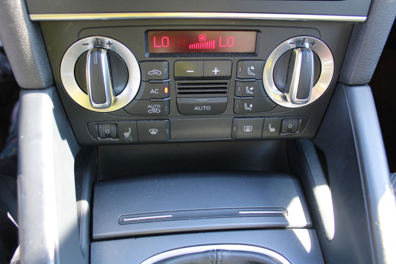 Photo 13 de l'offre de AUDI A3 SPORTBACK 1.6 TDI 105CH CLIM AUTO RADAR RADIO CD REGULATEUR à 10500€ chez Bougel transactions
