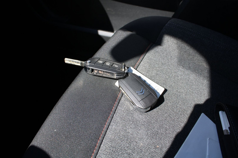 Photo 15 de l'offre de CITROEN C5 AIRCROSS BLUE HDI 130 CV FEEL PACK GPS VIA CAMÃRA GRIP CONTROL AUDIO USB JA 18 RÃGULATEUR à 18900€ chez Bougel transactions