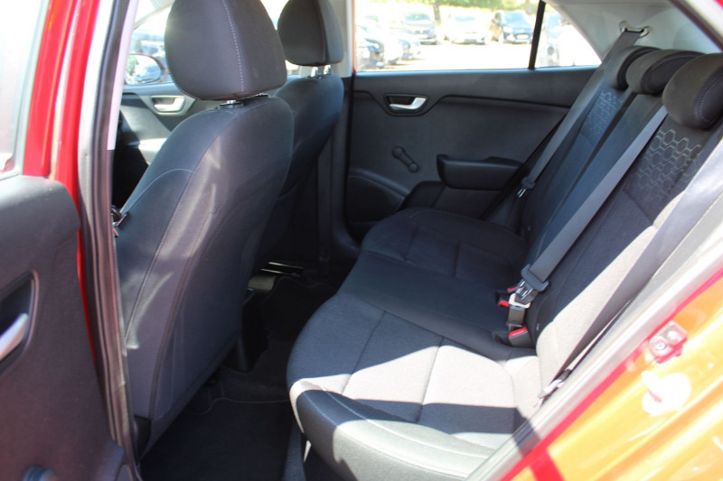 Photo 9 de l'offre de KIA RIO 1L2 MPI 84 CV 5 PORTES URBAN EDITION CAMÃRA CLIM GPS USB ANDROID RÃGULATEUR à 11990€ chez Bougel transactions