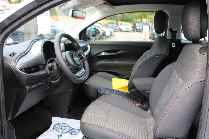 Photo 8 de l'offre de FIAT 500C 42 KWH ICONE ELECT CABRIOLET BOITE AUTO RADARS GRAND GPS USB LEDS RÃGULATEUR ABS à 16500€ chez Bougel transactions